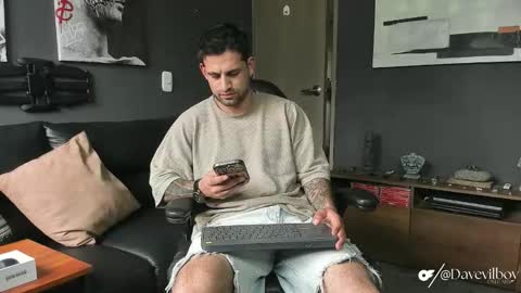 Daves online show from November 24, 2025, 4:51 pm