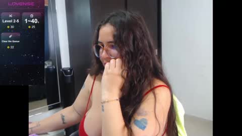 daviana online show from October 7, 2025, 1:52 pm