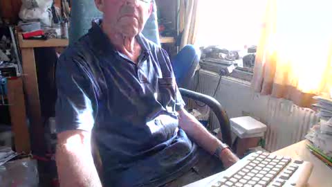 Snapshot of david89853 chatting on July 5, 2026, 6:15 pm David online show from July 5, 2026, 6:15 pm