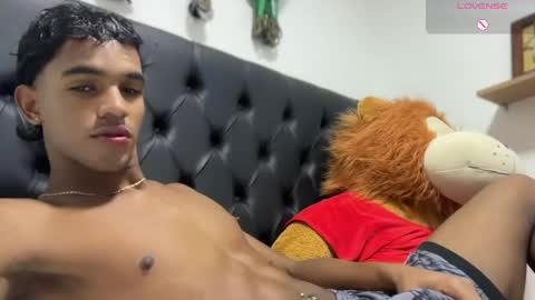 Snapshot of david_hot44 chatting on May 26, 2026, 6:53 am david_hot44 online show from May 26, 2026, 6:53 am