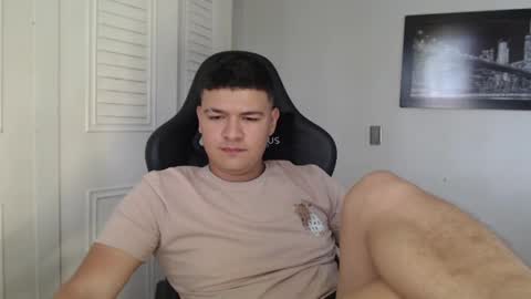 Snapshot of david_smit_ chatting on January 21, 2025, 7:06 pm david smit online show from January 21, 2025, 7:06 pm