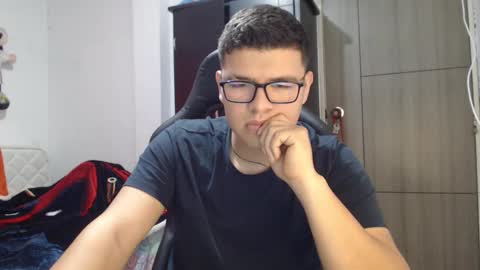 Snapshot of david_smit_ chatting on March 7, 2025, 2:34 pm david smit online show from March 7, 2025, 2:34 pm