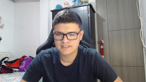 Snapshot of david_smit_ chatting on March 7, 2025, 6:22 pm david smit online show from March 7, 2025, 6:22 pm