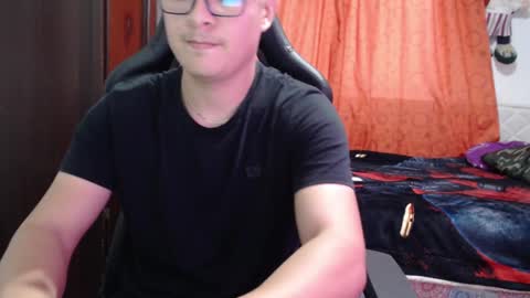 Snapshot of david_smit_ chatting on March 11, 2025, 3:45 pm david smit online show from March 11, 2025, 3:45 pm