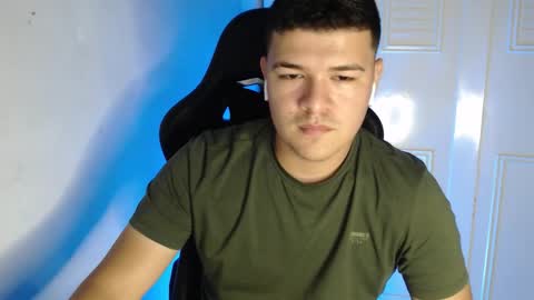 Snapshot of david_smit_ chatting on September 25, 2025, 3:43 am david smit online show from September 25, 2025, 3:43 am