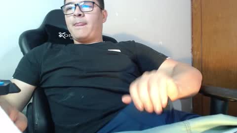 Snapshot of david_smit_ chatting on December 22, 2025, 6:27 pm david smit online show from December 22, 2025, 6:27 pm