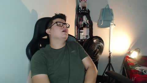 Snapshot of david_smit_ chatting on February 19, 2026, 8:49 pm david smit online show from February 19, 2026, 8:49 pm