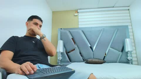 david_victoriaa online show from April 21, 2026, 12:55 pm