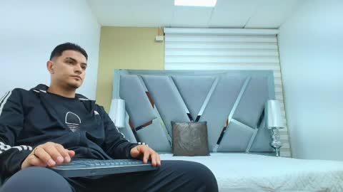 Snapshot of david_victoriaa chatting on May 4, 2026, 12:56 pm david_victoriaa online show from May 4, 2026, 12:56 pm