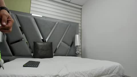 Snapshot of david_victoriaa chatting on May 27, 2026, 1:08 pm david_victoriaa online show from May 27, 2026, 1:08 pm