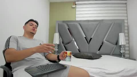 Snapshot of david_victoriaa chatting on July 27, 2026, 1:07 pm david_victoriaa online show from July 27, 2026, 1:07 pm