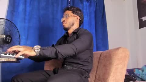 Snapshot of davide_daniels chatting on October 2, 2025, 9:22 pm Davide online show from October 2, 2025, 9:22 pm