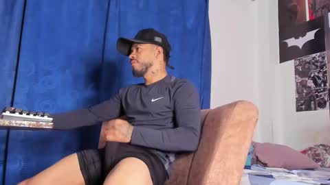 Snapshot of davide_daniels chatting on December 15, 2025, 9:35 am Davide online show from December 15, 2025, 9:35 am