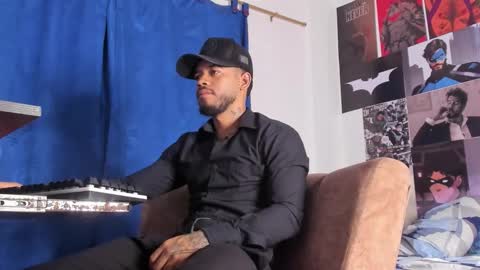 Snapshot of davide_daniels chatting on December 15, 2025, 10:58 pm Davide online show from December 15, 2025, 10:58 pm