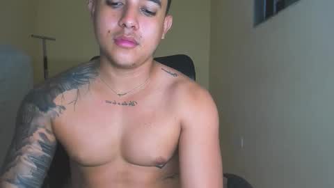 Snapshot of davidlenonn_ chatting on September 28, 2025, 6:30 am Lennon online show from September 28, 2025, 6:30 am