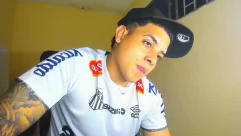 Snapshot of davidlenonn_ chatting on October 9, 2025, 7:50 am Lennon online show from October 9, 2025, 7:50 am