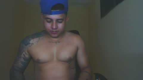 Snapshot of davidlenonn_ chatting on December 5, 2025, 7:50 am Lennon online show from December 5, 2025, 7:50 am