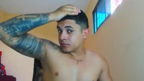 Snapshot of davidlenonn_ chatting on January 5, 2026, 7:39 pm Lennon online show from January 5, 2026, 7:39 pm