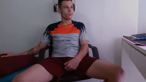 davidsalazar33 online show from January 8, 2025, 2:03 am