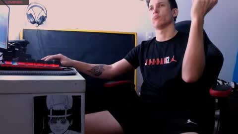 davidsalazar33 online show from March 17, 2026, 10:57 pm