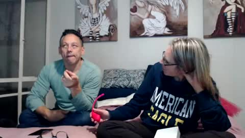 Snapshot of davidstong_cam chatting on July 1, 2026, 8:52 pm Davidstrong cam online show from July 1, 2026, 8:52 pm