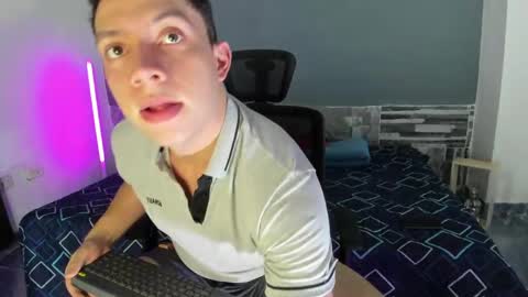 Davinson online show from April 21, 2026, 7:03 am