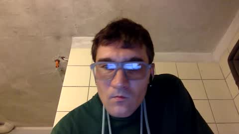 davocolours1112 online show from May 24, 2026, 11:43 pm