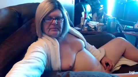 dawndoesall online show from December 7, 2024, 6:15 pm