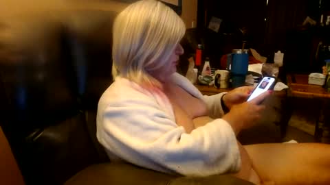 Snapshot of dawndoesall chatting on June 15, 2026, 2:58 am dawndoesall online show from June 15, 2026, 2:58 am