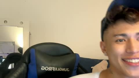 Snapshot of daxonreyy_ chatting on June 2, 2026, 5:09 am Daxon online show from June 2, 2026, 5:09 am