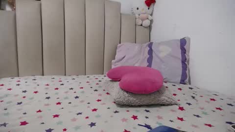 instagram  catherin dayana reina online show from March 5, 2026, 3:19 pm