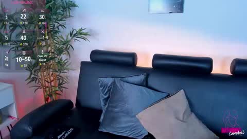 Dayanne online show from November 18, 2025, 11:37 pm