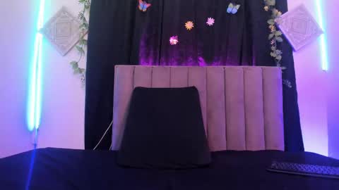 dayanroux online show from October 7, 2025, 1:08 pm