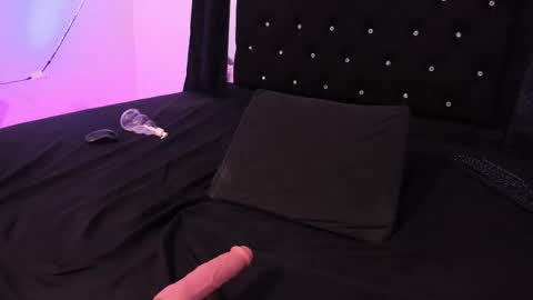 dayanroux online show from October 29, 2025, 6:53 pm