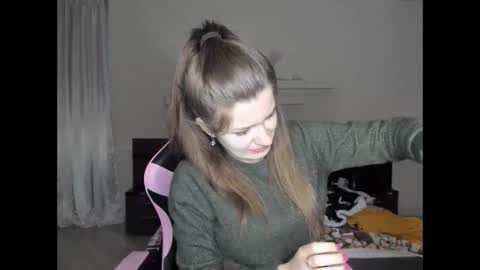 dazdrasmigdasue online show from February 9, 2025, 3:45 pm