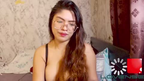 daze2love online show from January 1, 2025, 6:47 am