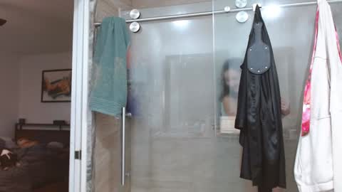 Dazey online show from December 22, 2024, 2:49 pm