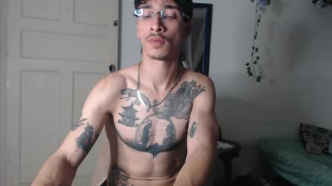 dazzayy online show from May 15, 2026, 12:50 am