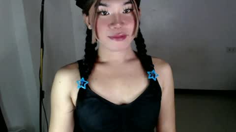 dazzzlingcarol online show from July 10, 2026, 10:40 am