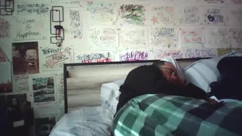 dbeamon92 online show from April 16, 2026, 12:06 pm