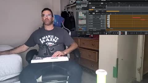 dbfroge online show from September 12, 2025, 8:25 am