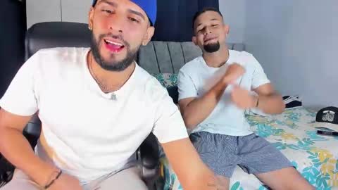 dcollins_ online show from November 4, 2025, 2:54 am