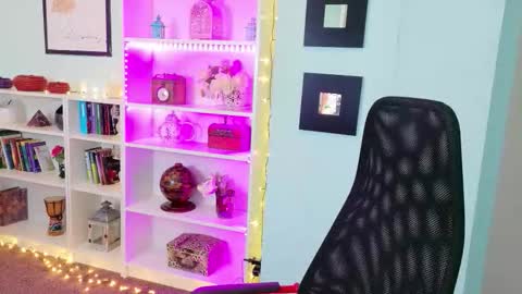 Snapshot of dd__shari chatting on February 6, 2026, 5:45 am Shari online show from February 6, 2026, 5:45 am