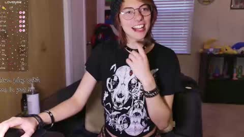 Rat online show from October 7, 2025, 2:47 pm