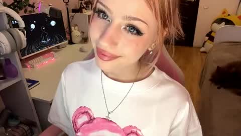 Maggie online show from April 28, 2026, 1:04 am