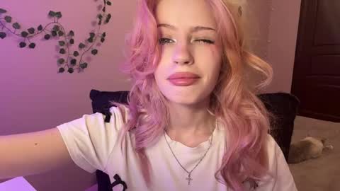 Snapshot of deannmagnie chatting on May 3, 2026, 12:44 pm Maggie online show from May 3, 2026, 12:44 pm
