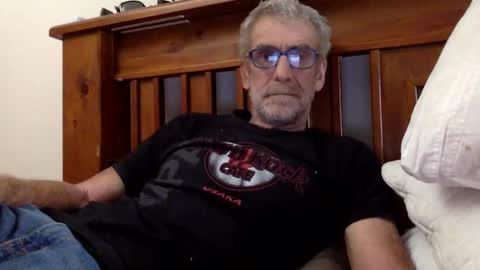 deanofflove2210 online show from December 17, 2024, 9:07 am