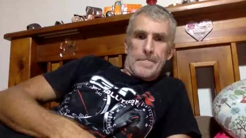 deanofflove2210 online show from February 3, 2025, 6:02 am