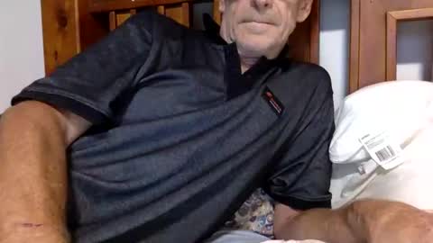 deanofflove2210 online show from March 9, 2025, 5:11 am