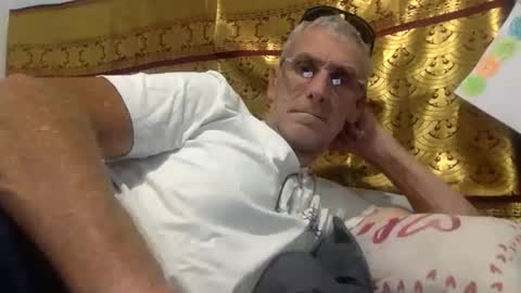 deanofflove221000 online show from February 21, 2026, 6:03 am